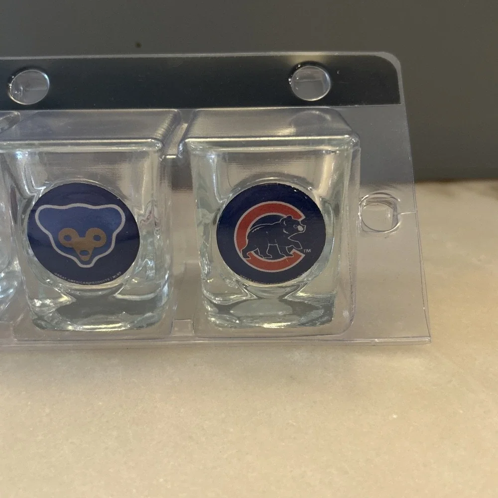 NIP Chicago Cubs 4 Pc Collector's Shot Glass Set by Great American Official MLB